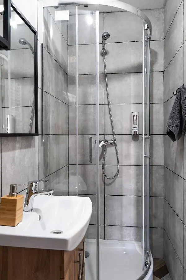 Novinea Noclegi Z Balkonem I Ogrodem Poznan Apartamento